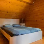 Dom wakacyjny Dom Nad Jeziorem Winiec Mazury Sauna Linia Brzegowa Morsowanie Wędkowanie *