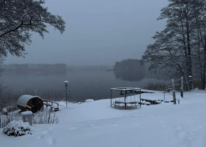 Dom Nad Jeziorem Winiec Mazury Sauna Linia Brzegowa Morsowanie Wędkowanie Dom wakacyjny Miłomłyn